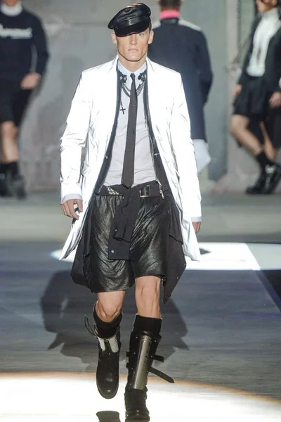 Look 8